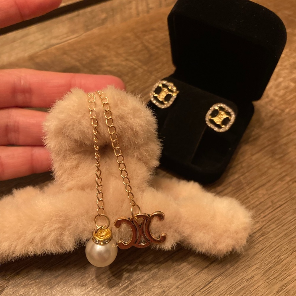Accessories Bundle - Picture 7 of 10